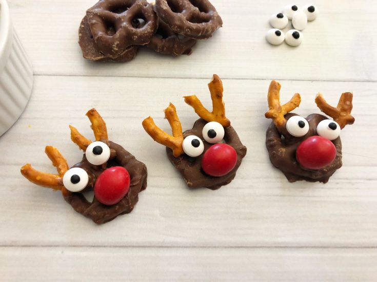 chocolate reindeer pretzels